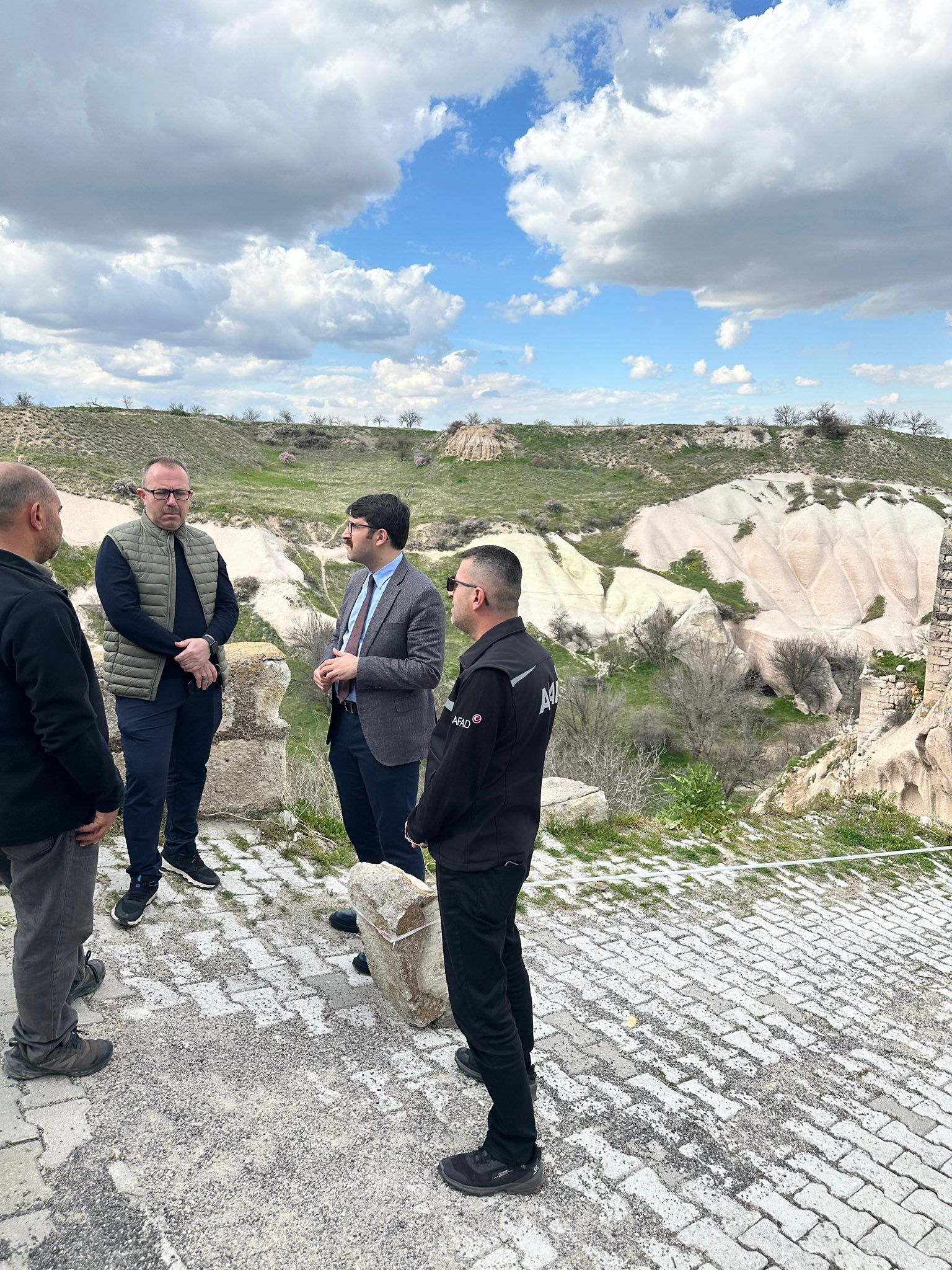 677004705 3508430709311271 1306859494144796648 N