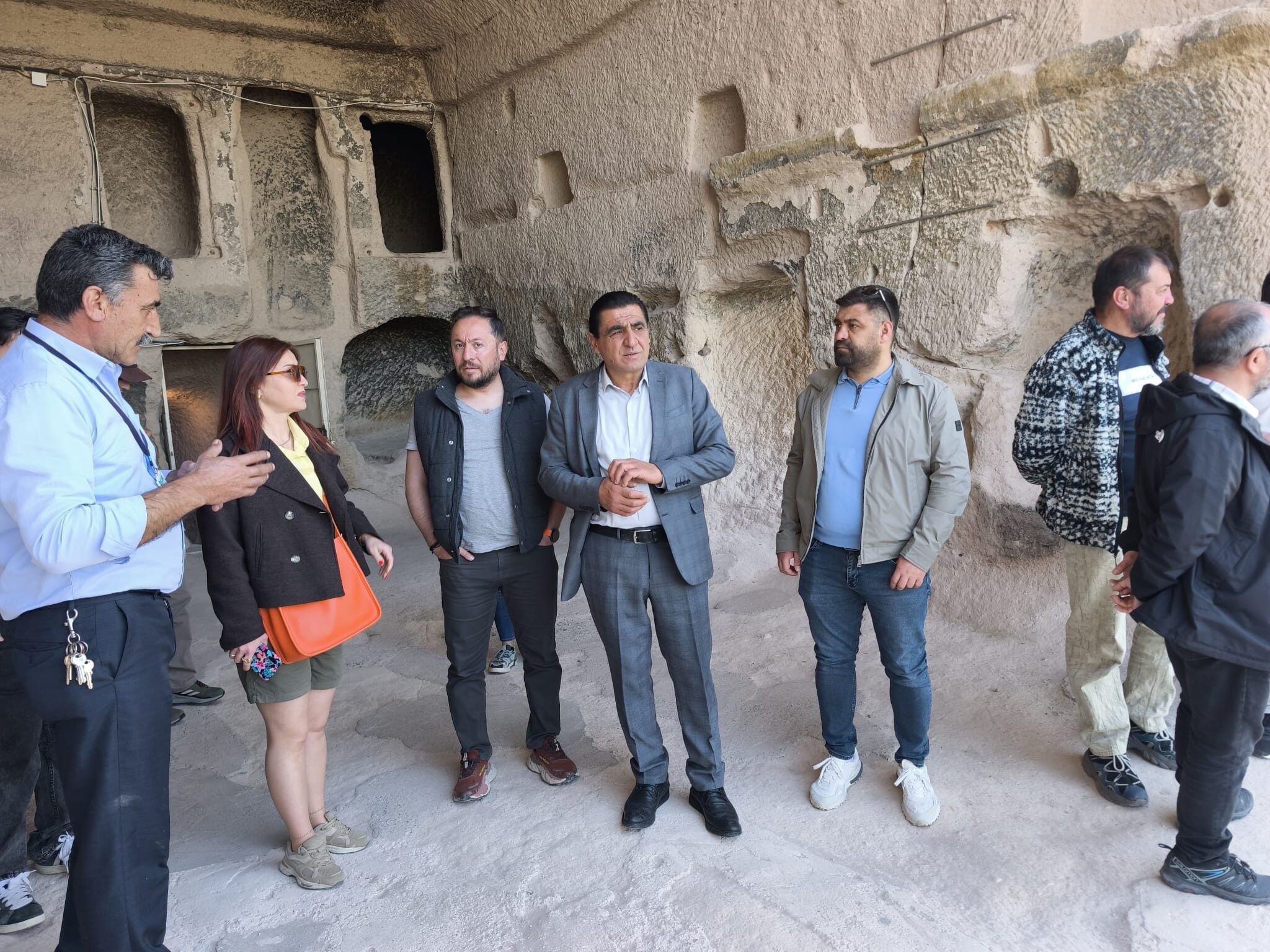 682904564 1604561180821440 2206157838153420489 N