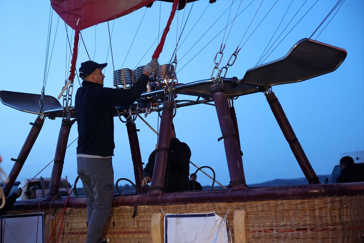 A A 20260423 41186456 41186434 B A L O N T U R U N U N P E R D E A R K A S I N D A K I K A H R A M A N L A R Y E R E K I B I