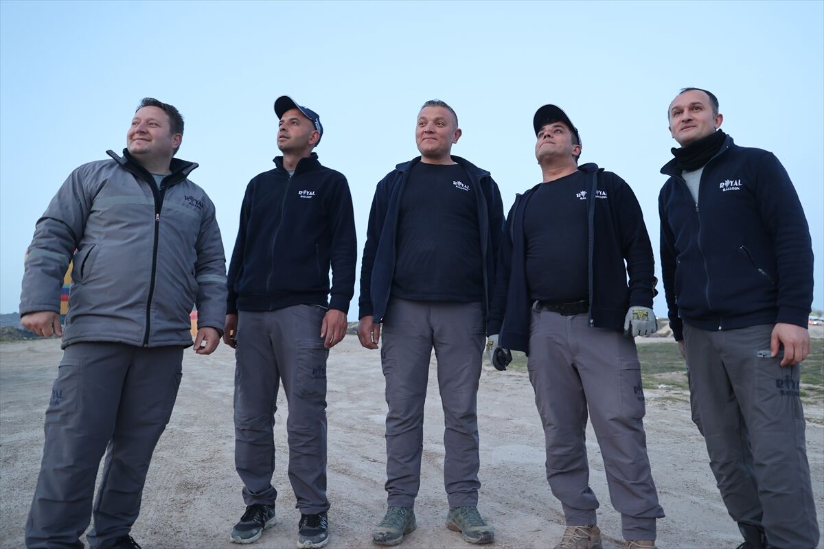 A A 20260423 41186456 41186440 B A L O N T U R U N U N P E R D E A R K A S I N D A K I K A H R A M A N L A R Y E R E K I B I