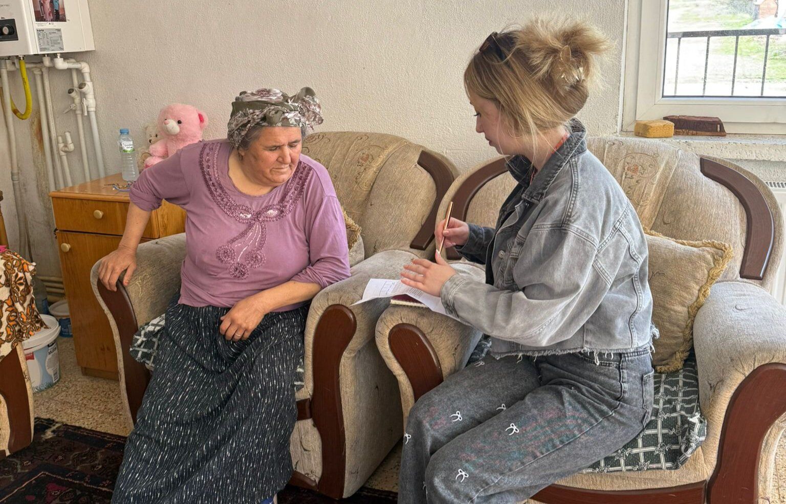 NEVÜ öğrencileri Avanos’ta yaşlıları evlerinde ziyaret ediyor