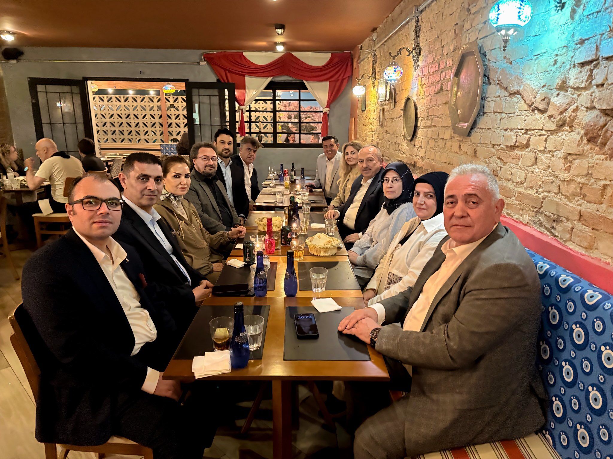 H F83Dt8 W M A Amj R3-1