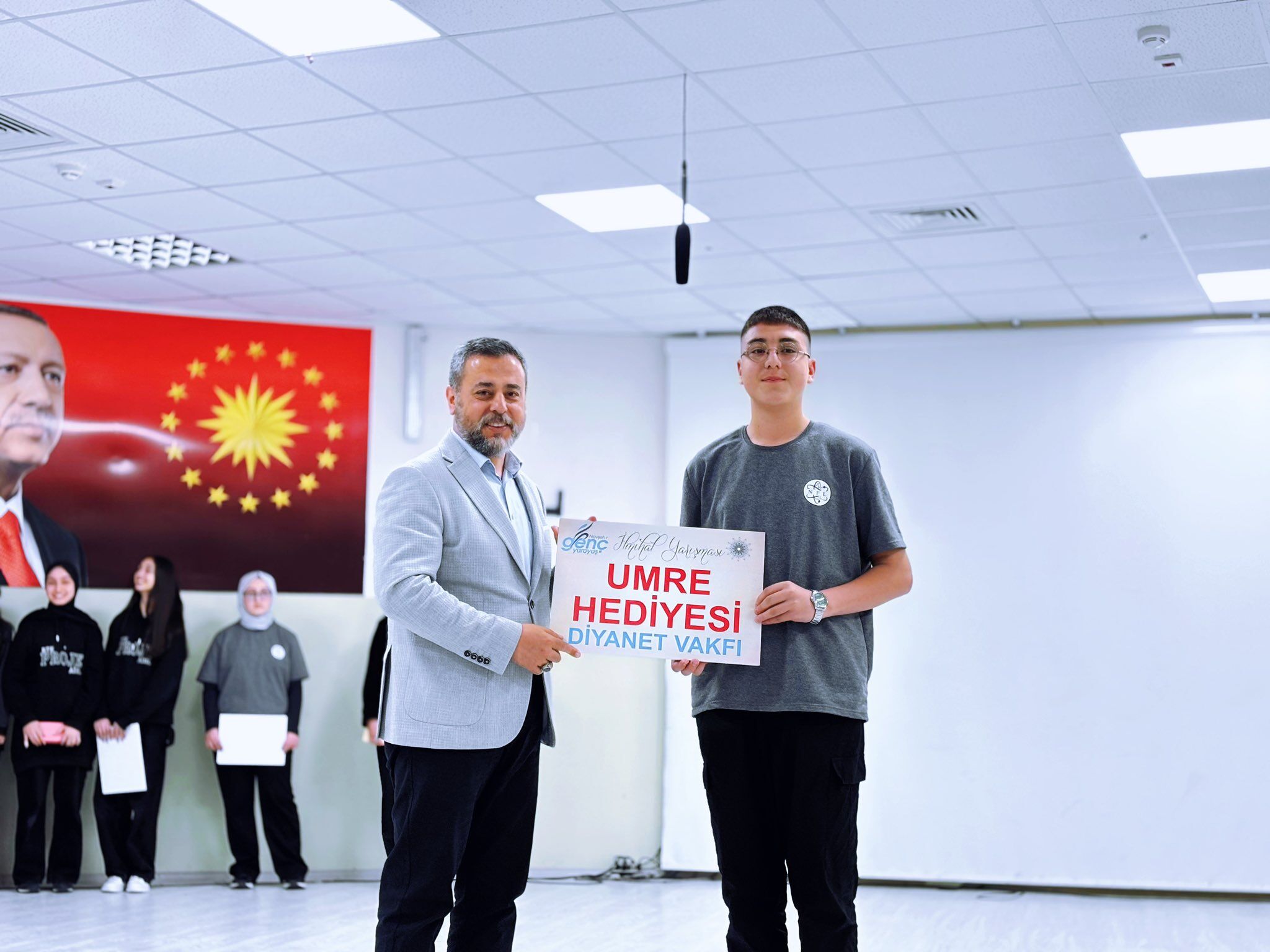 H G6B8 P Bb0 A A Jj Z