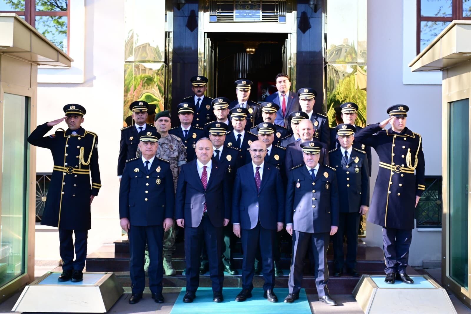 H H Kjln1 W Y A A Dqv