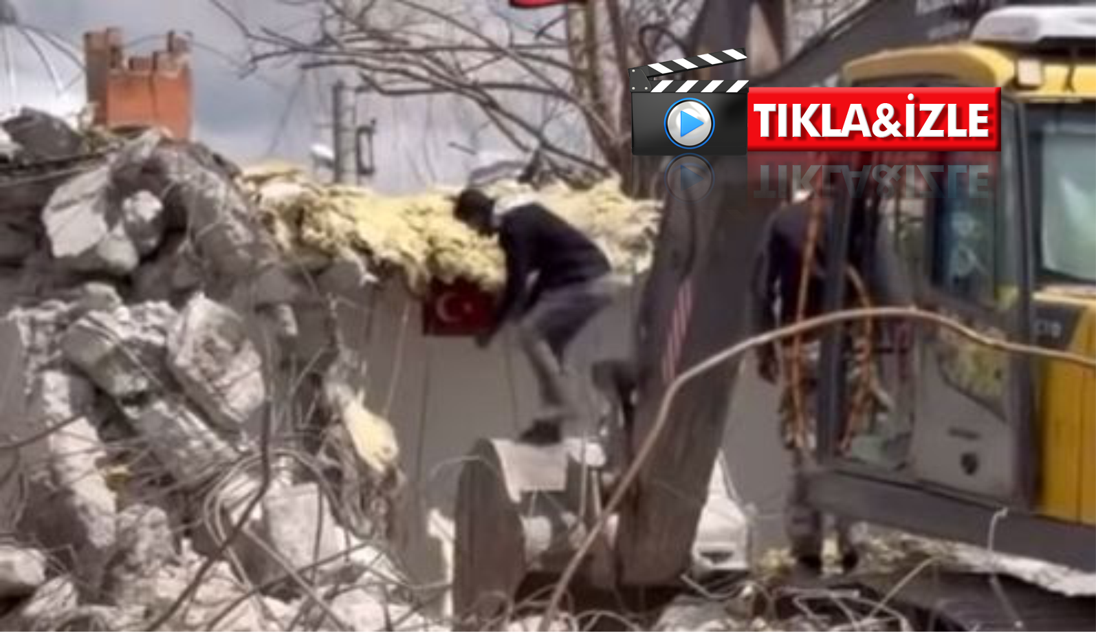 Kepçe operatörü Türk bayrağını görünce yıkımı durdurdu!