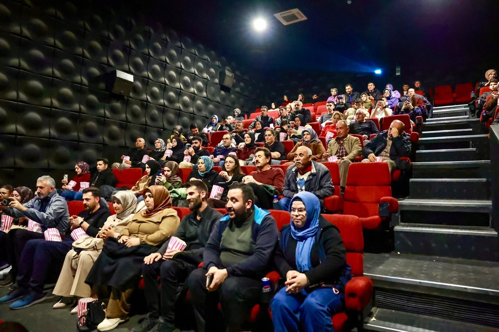 Nev Bel Çatli Fi̇lmi̇ 024