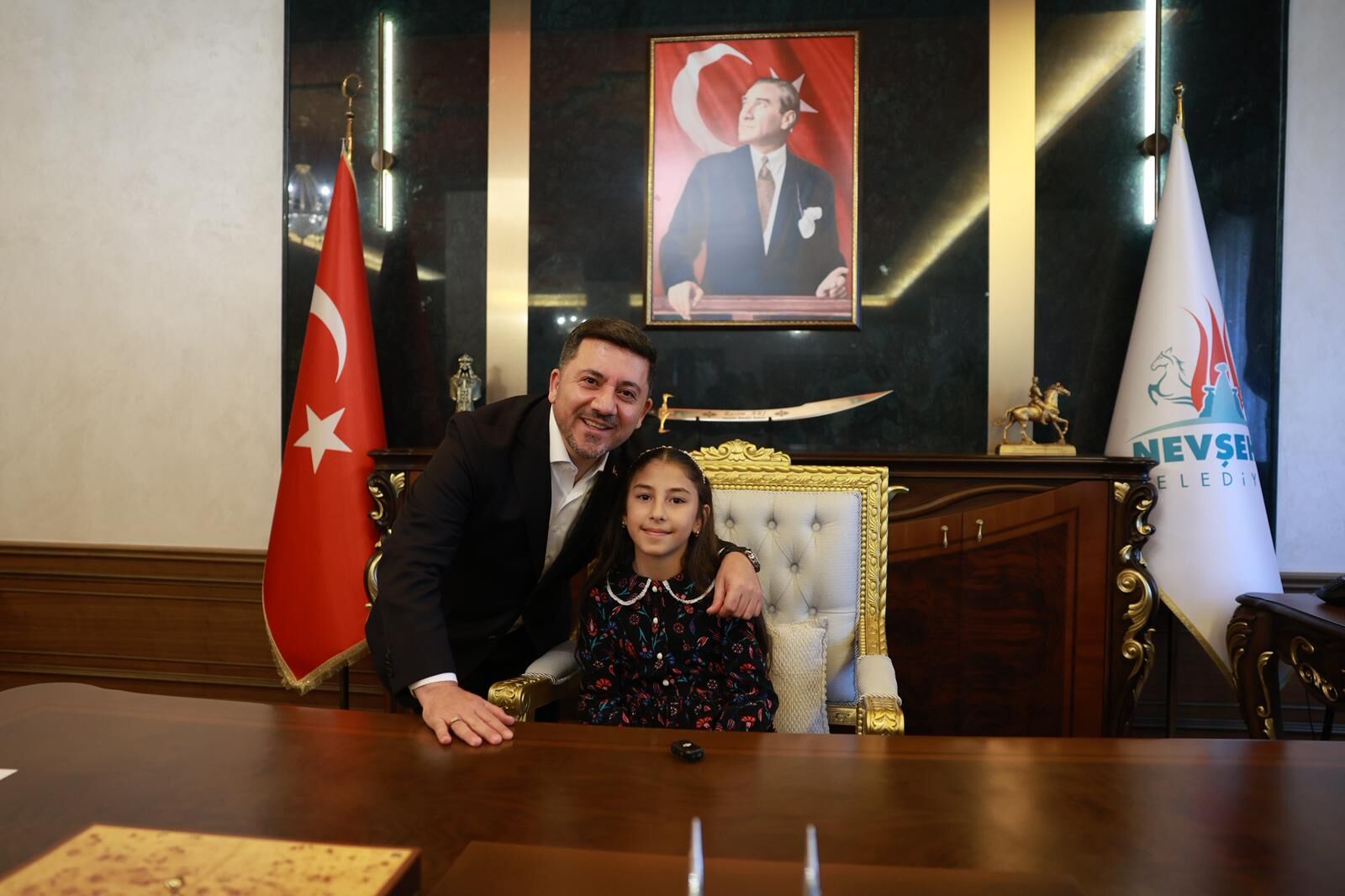 Nev Bel Koltuğa Oturanlar 001 (16)