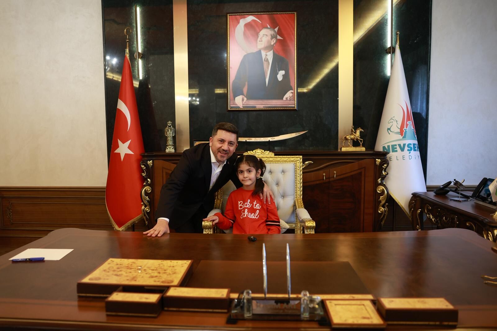 Nev Bel Koltuğa Oturanlar 001 (17)