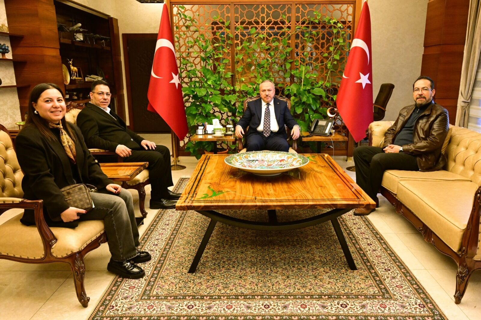 Vali Fidan, basın ve iş dünyasını makamında kabul etti