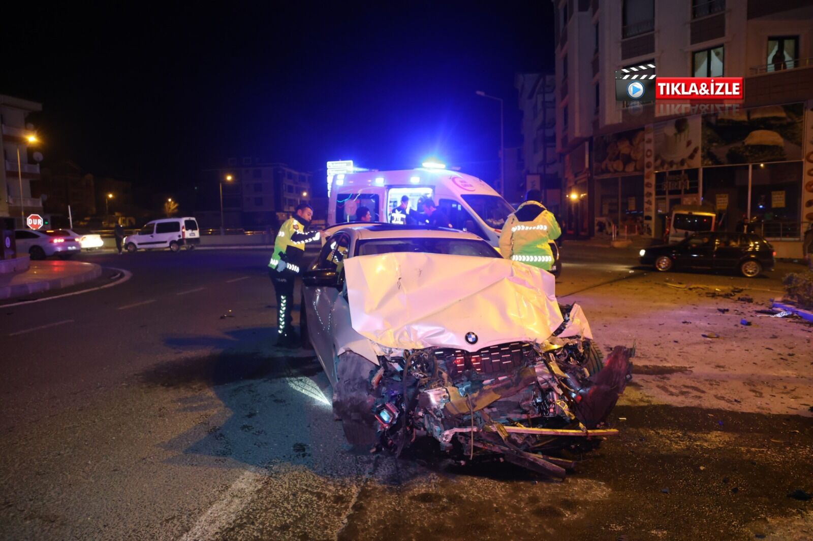 Hastane kavşağında feci kaza! 1'i ağır 3 yaralı