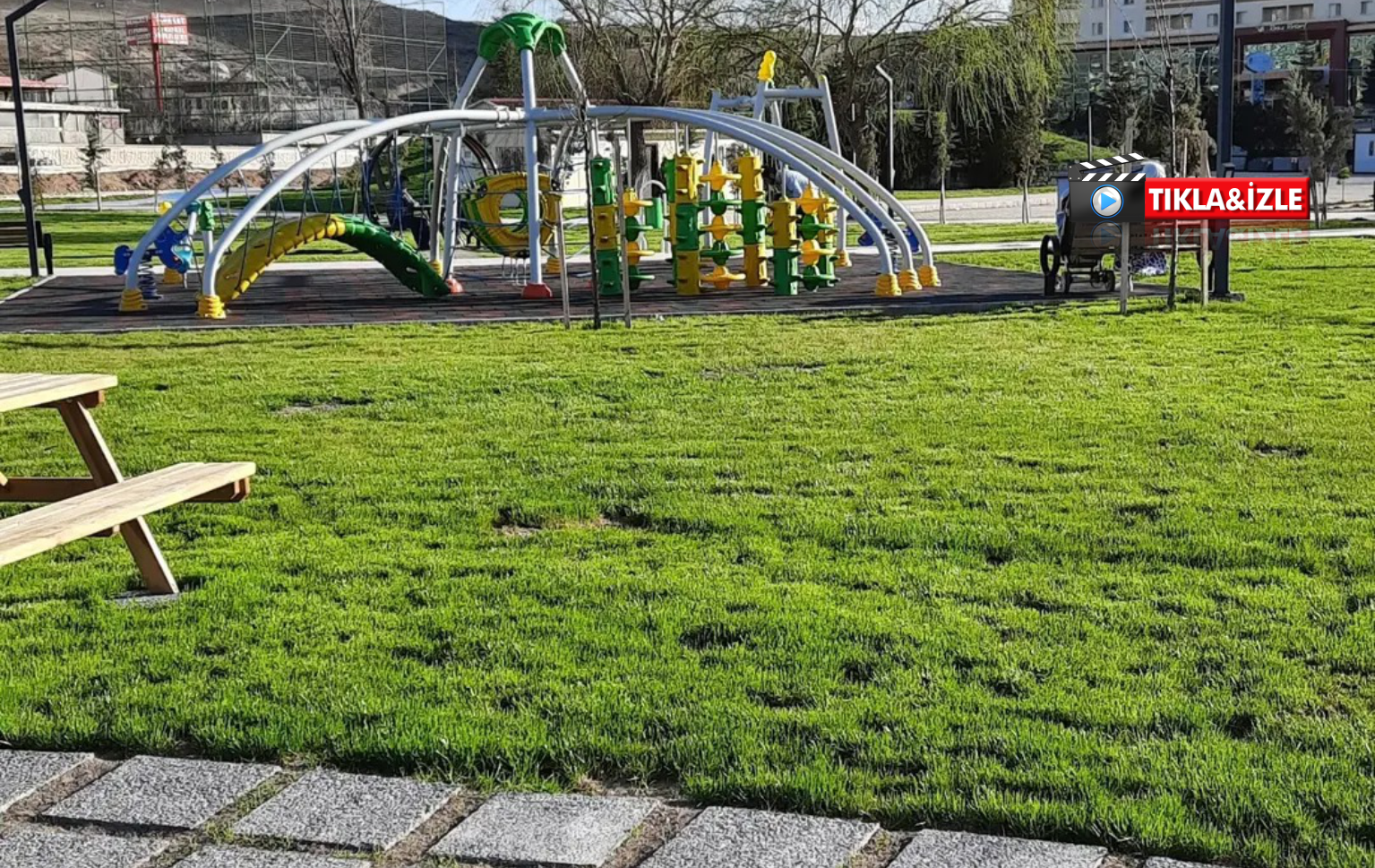 Kozaklı’da Yeşilvadi Parkı el birliğiyle yenilendi