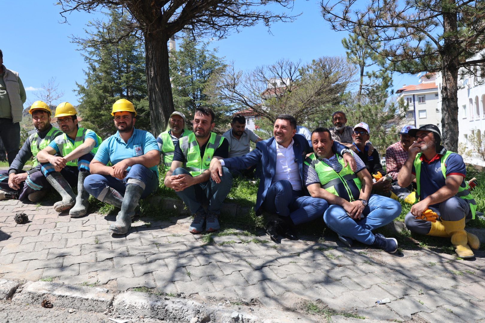 Nev Bel İşçi̇ Bayrami 03