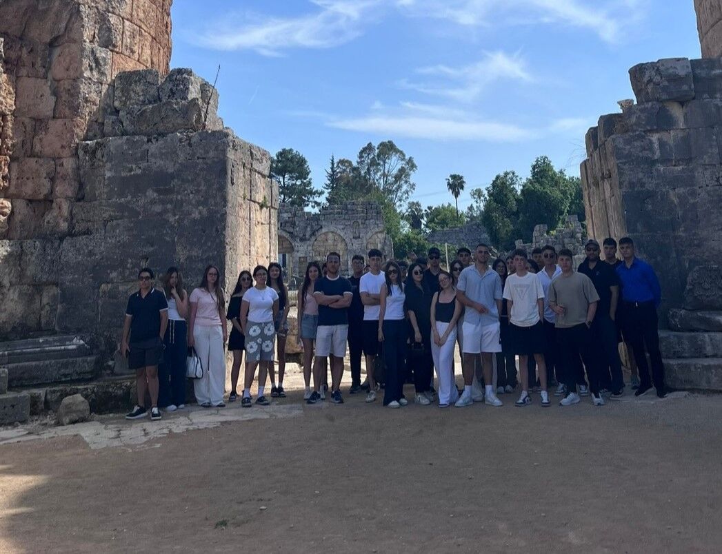 Simya Koleji öğrencileri Antalya gezisiyle unutulmaz anlar yaşadı