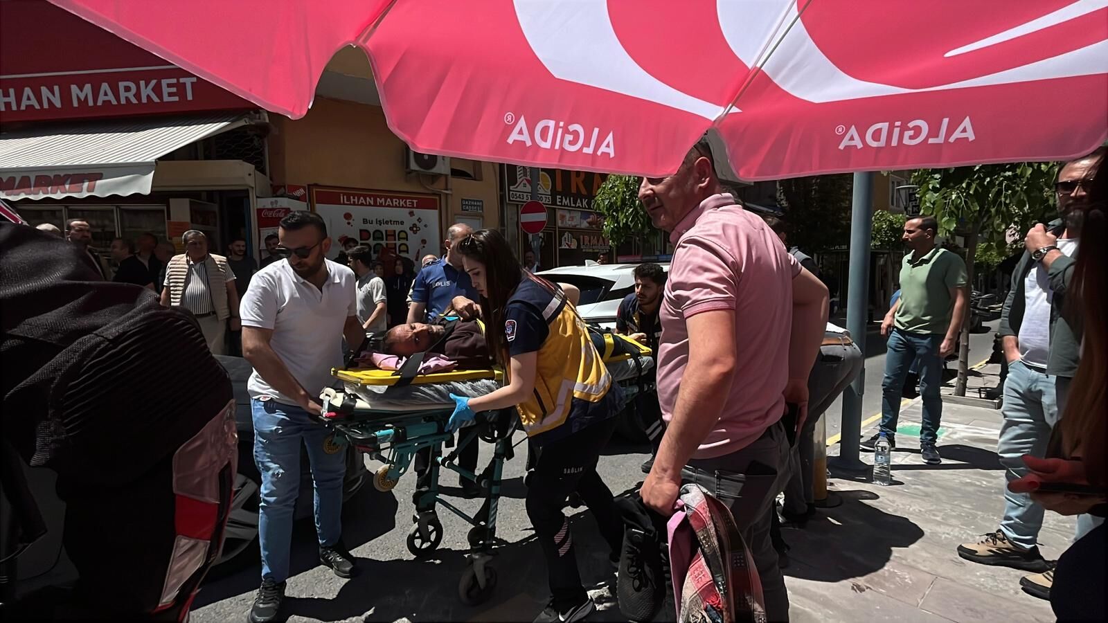 Nevşehir'de Çarşı Ortasında Silahlı Kavga 1 Yaralı (2)