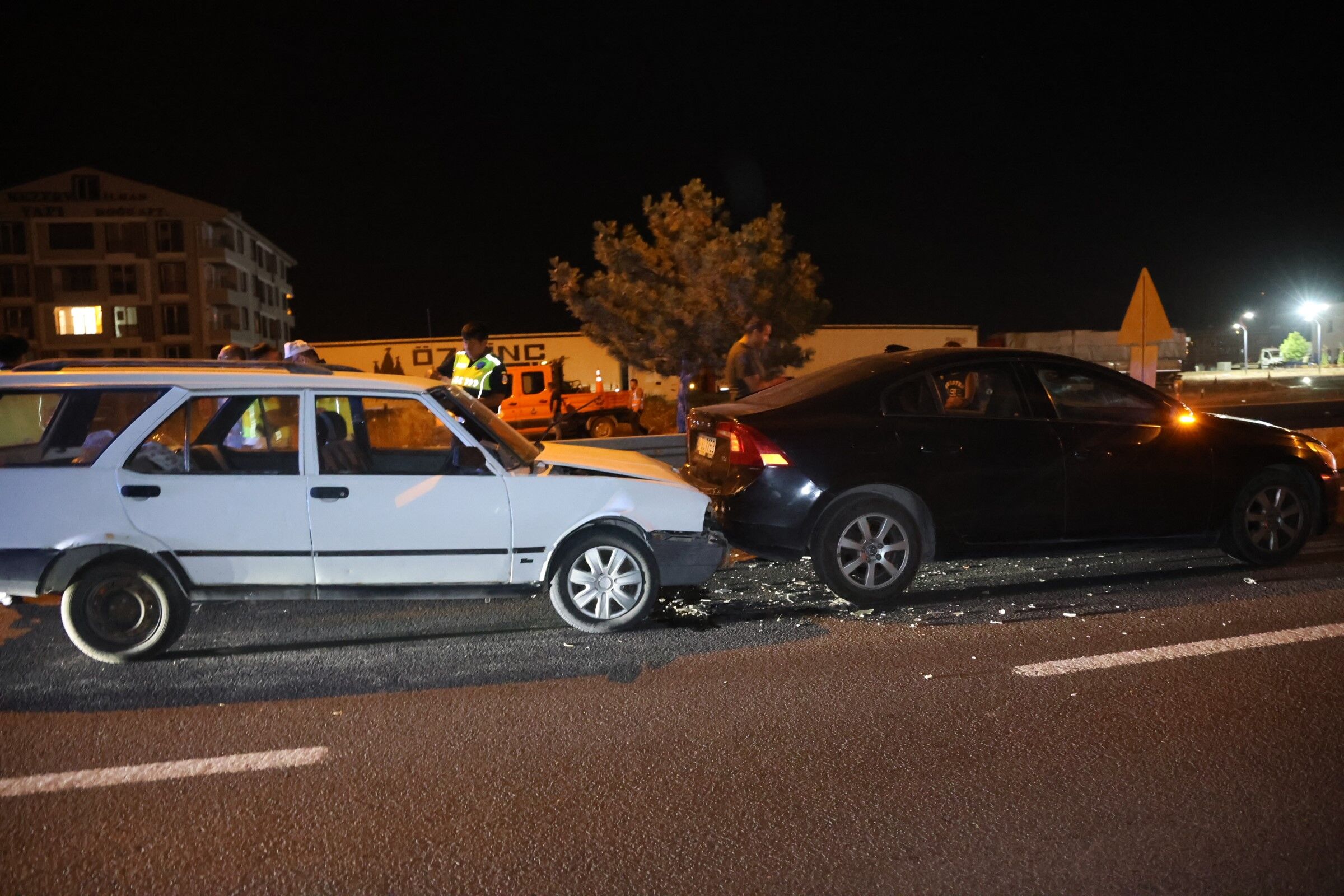 Selektör ve korna tartışması kazayla bitti: 1'i çocuk 2 yaralı