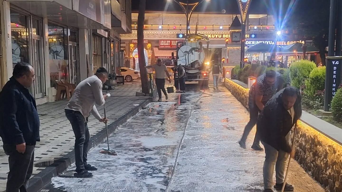Derinkuyu’da Köpüklü Temizlikcadde Ve Sokaklar Pırıl Pırıl Oldu1