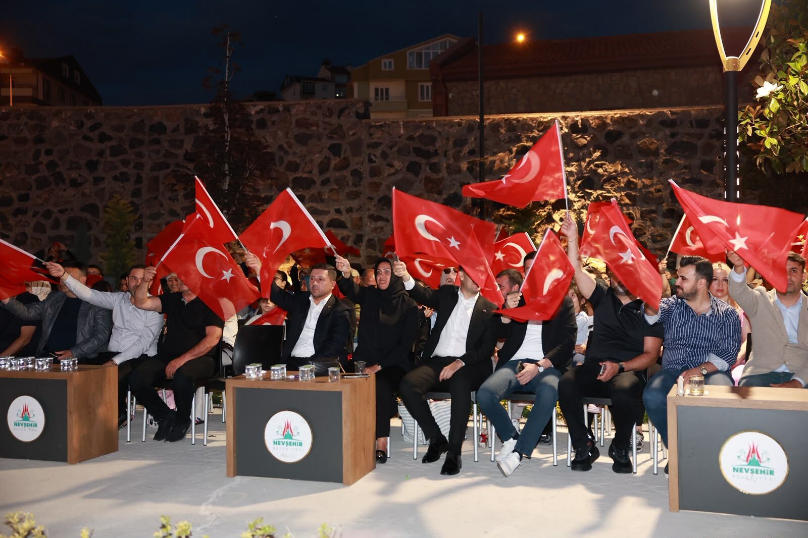 Nev Bel Su Ve Işik Sahnesi̇ 005