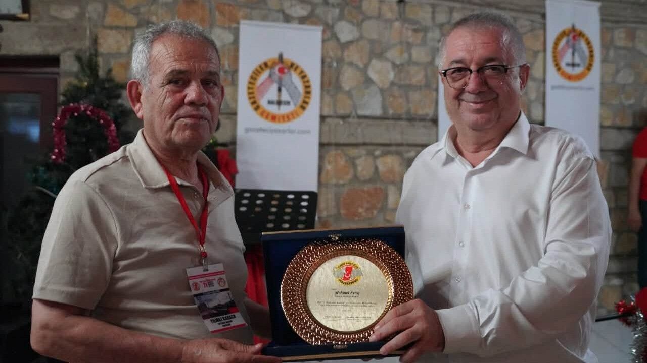 Edremit’te 10 ülkeli zirve: Başkan Ertaş’a ödül