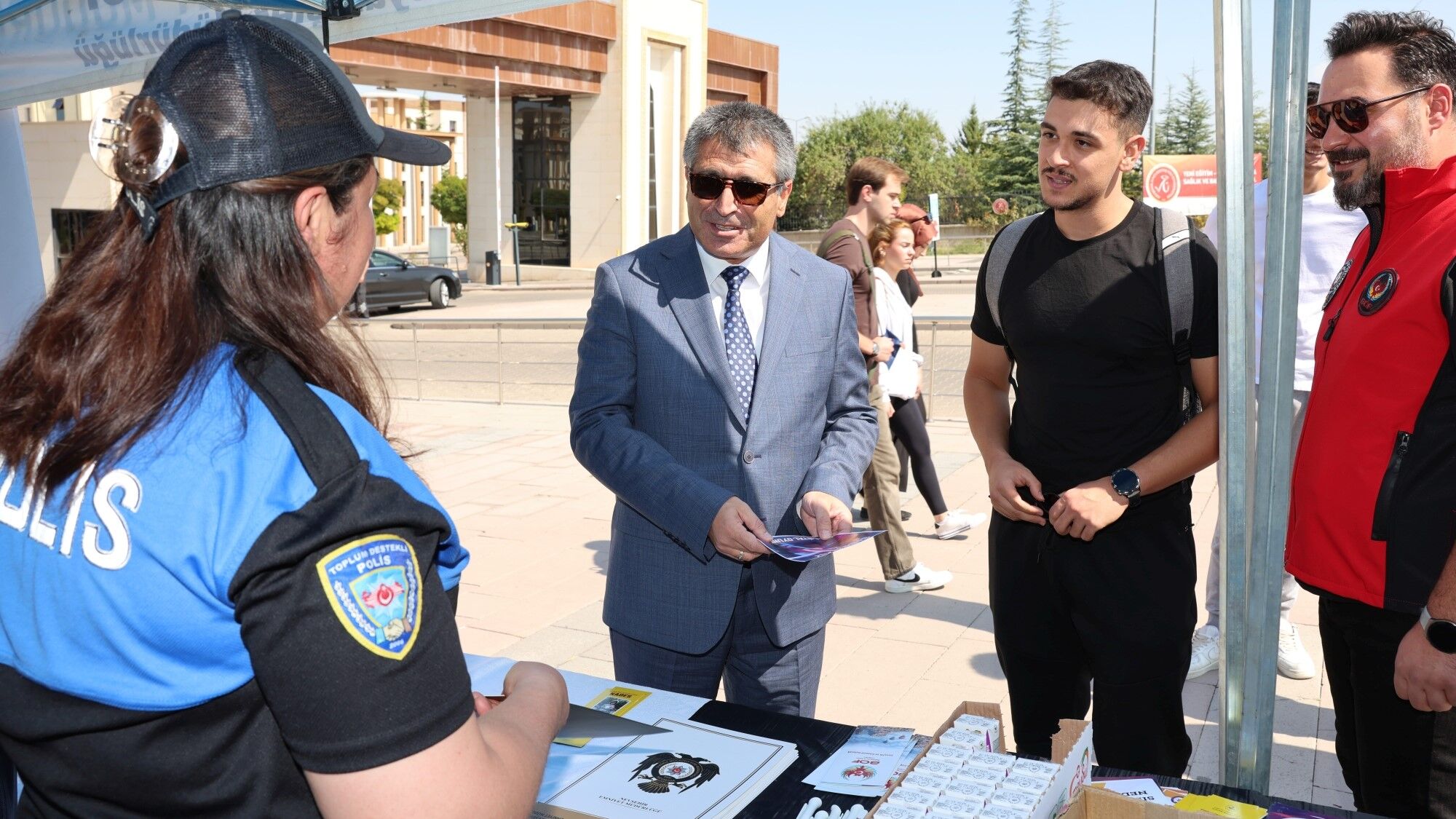 Rektör Aktekin emniyet standında: NEVÜ’de güvenli kampüs gündemi