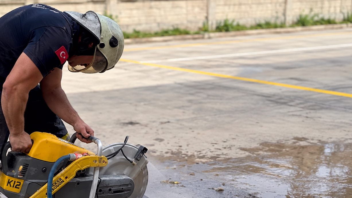 Nevşehir İtfaiyesinden dikkat çeken eğitim: K12 ile taş ve metal kestiler