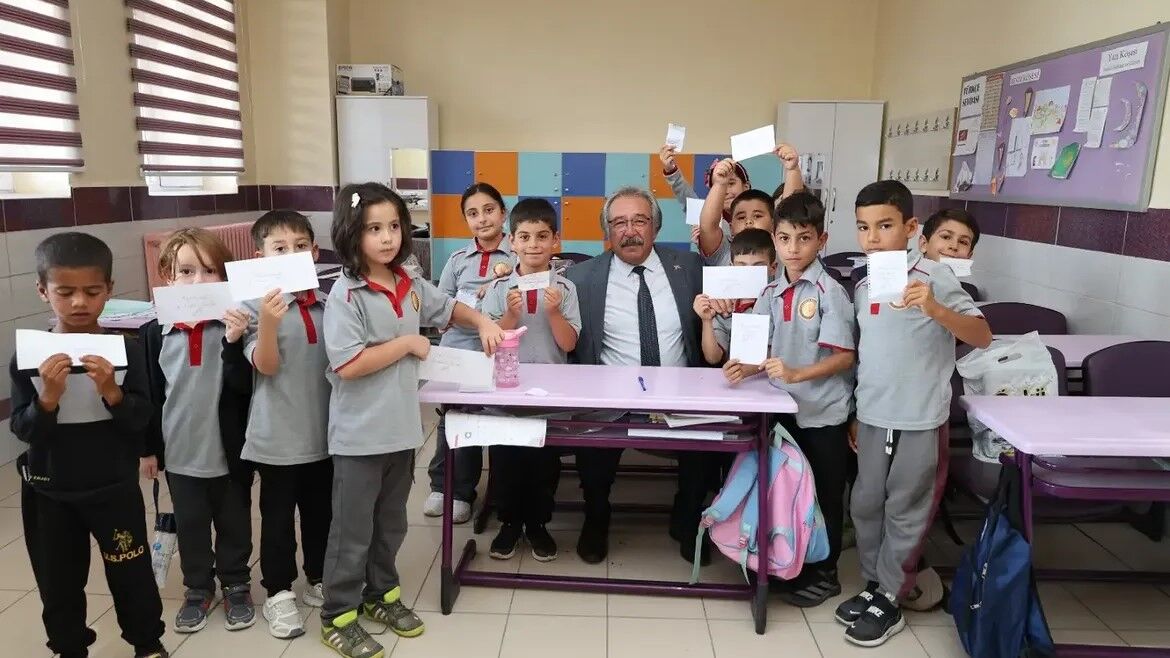 İlköğretim Haftası’nda öğrencilerin heyecanına ilçe protokolü de ortak oldu