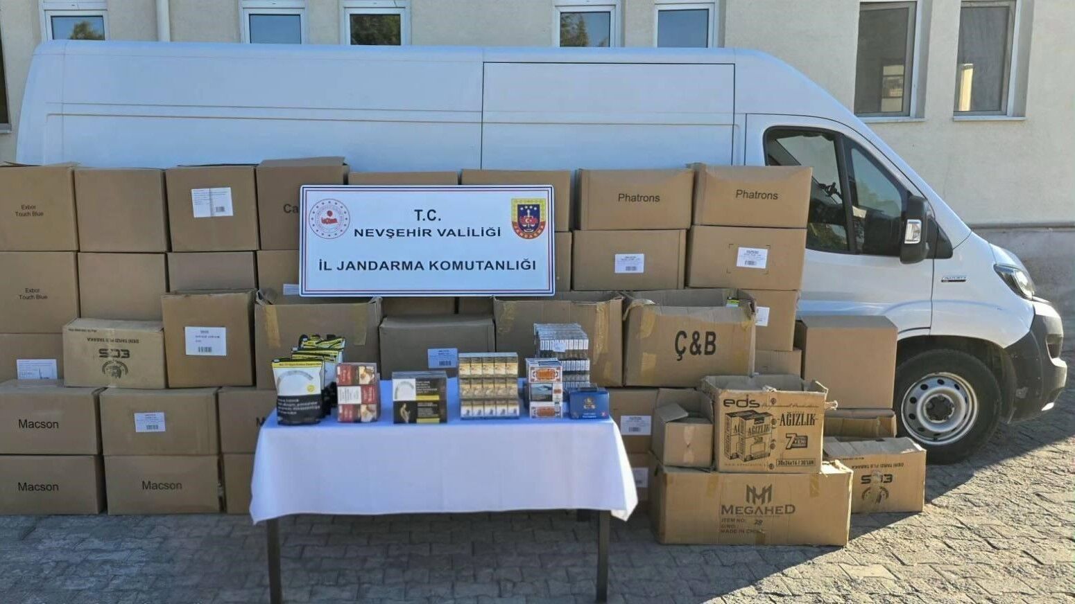 Nevşehir’e kaçak sevkiyat jandarmaya takıldı: Araçtan bakın neler çıktı