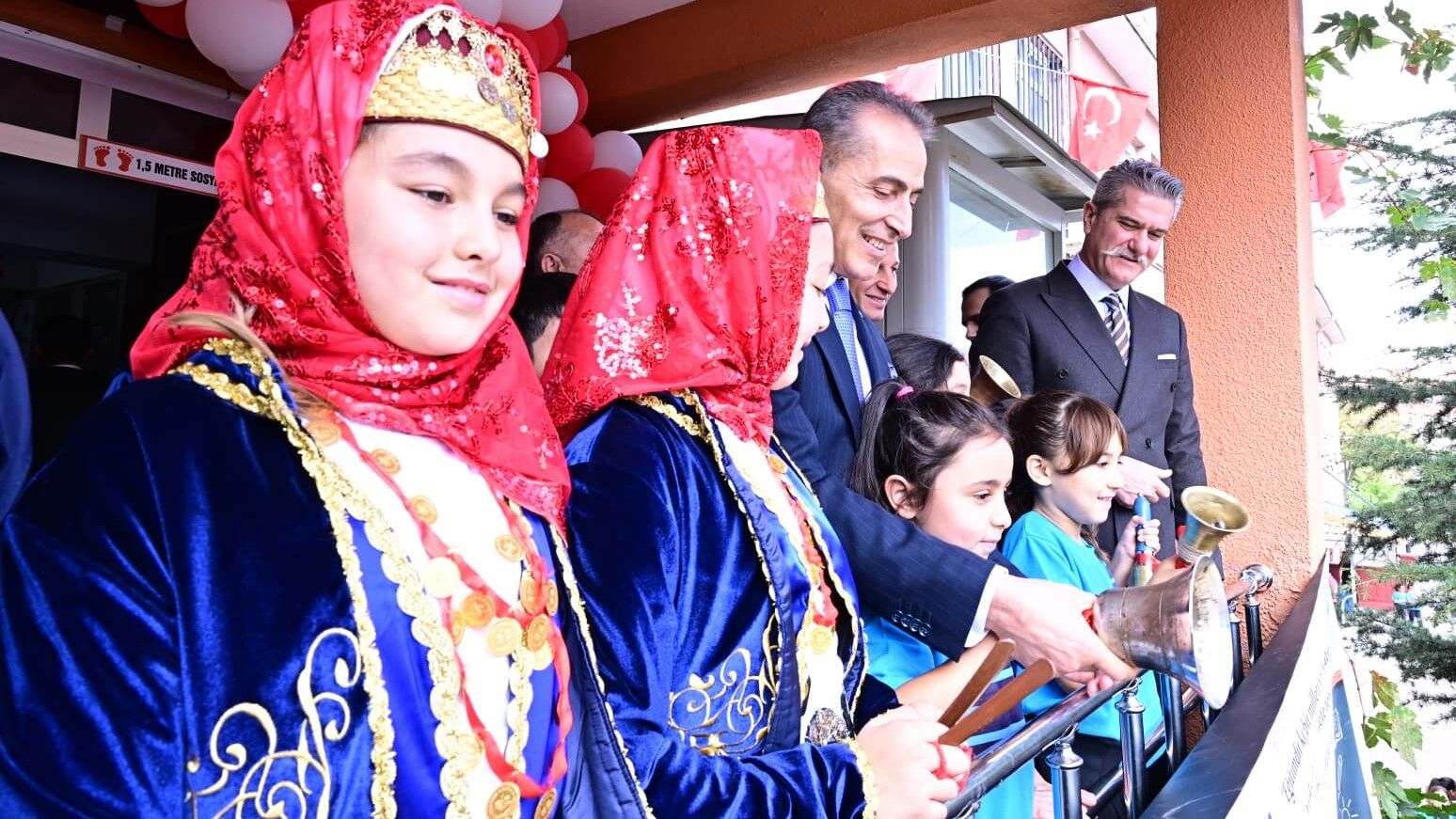Vali Kök’ten velilere çağrı: Sorumluluk okula göndermekle bitmiyor