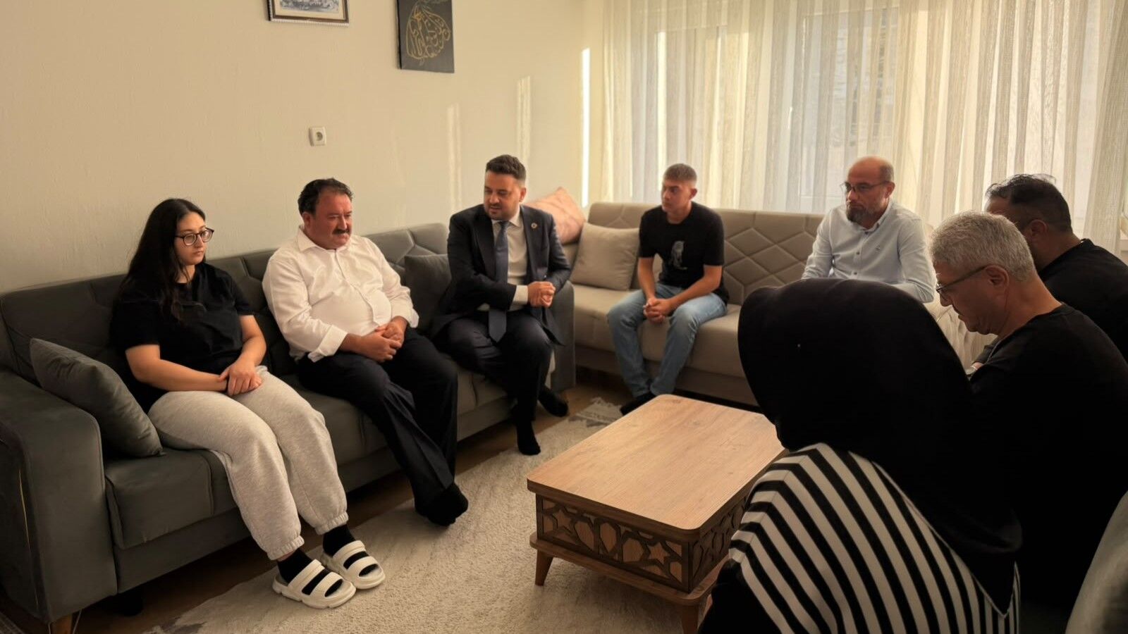 Aygün bu kez gazilerin kapısını çaldı: Evlerinde ziyaret etti