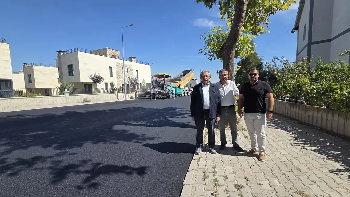 Yeni̇mahalle Kizilirmak Caddesi̇’nde Sicak Asfalt Çalişmalari Başladibelediye Başkanımız Sayın Mu (1)
