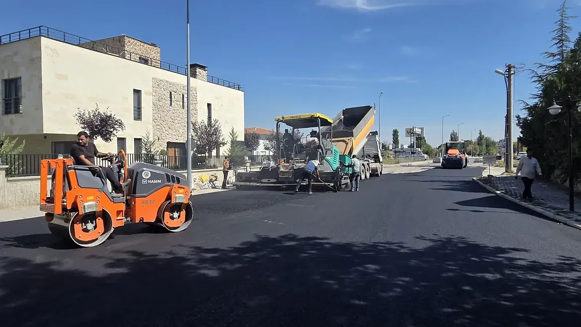 Yeni̇mahalle Kizilirmak Caddesi̇’nde Sicak Asfalt Çalişmalari Başladibelediye Başkanımız Sayın Mu (2)