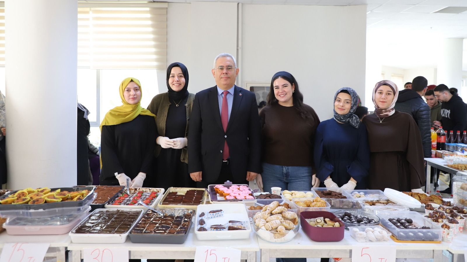 NEVÜ’de hazırlanan lezzetler öğrencilere destek olacak